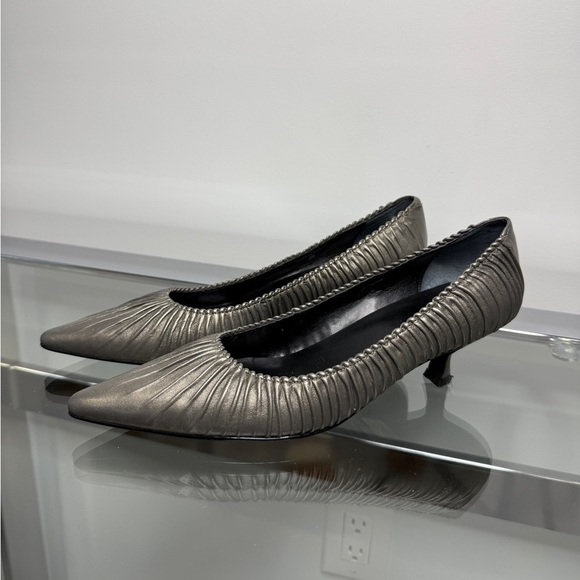 Aldo Gray Pointy Kitten Women's Pumps (38) - Picture 1 of 6